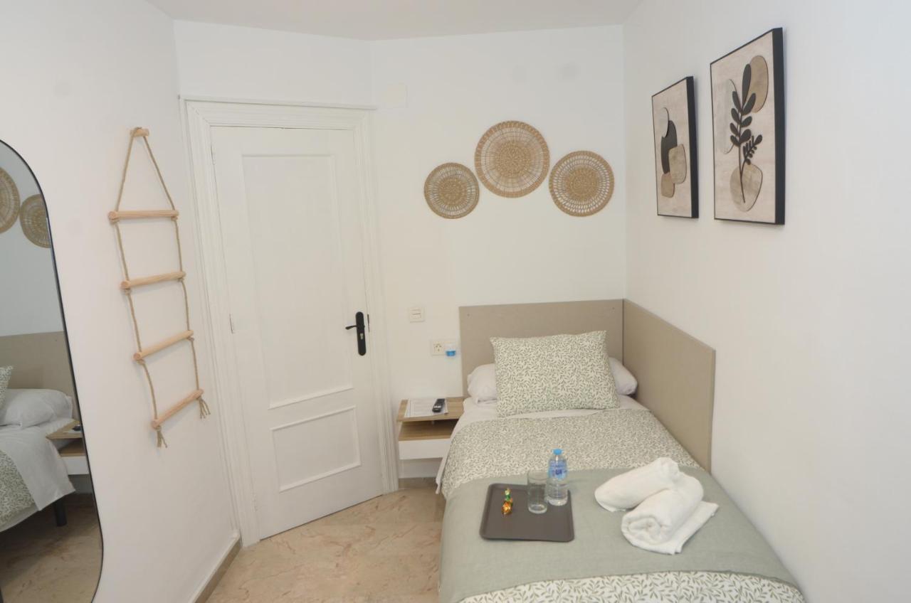 Alojamiento Azahara Málaga Buitenkant foto